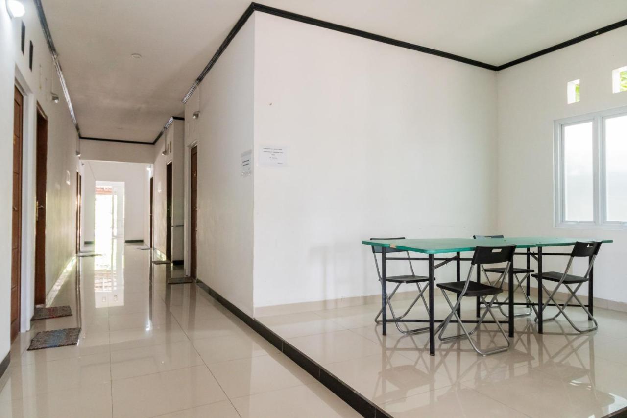 Reddoorz Near Terminal Bubulak Bogor酒店 外观 照片